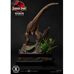 Statua Velociraptor od tyłu
